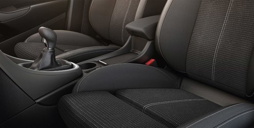 opel astra 4 ajtós modell, komfort ülés, opel gombos
