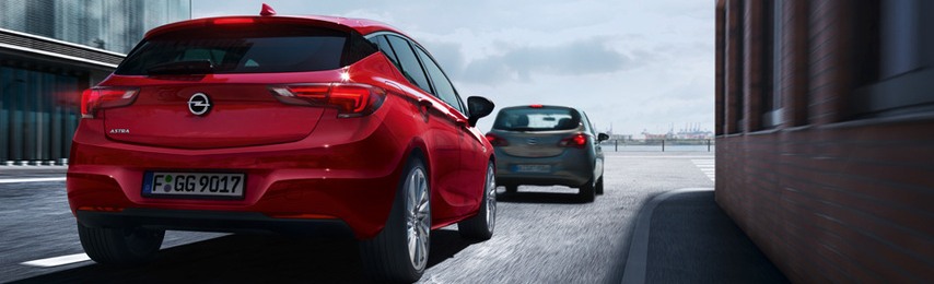 Opel Astra K hátulról